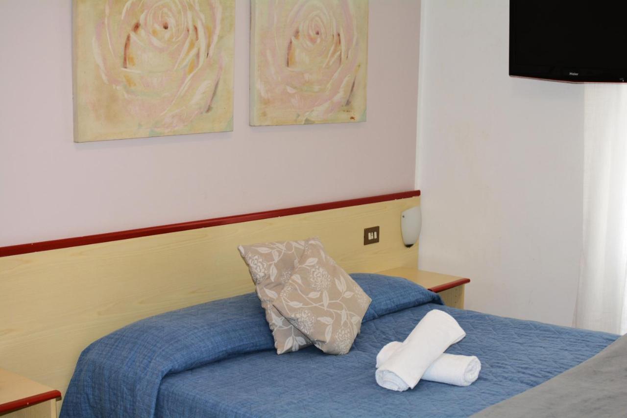 Hotel La Madunina Varazze Extérieur photo
